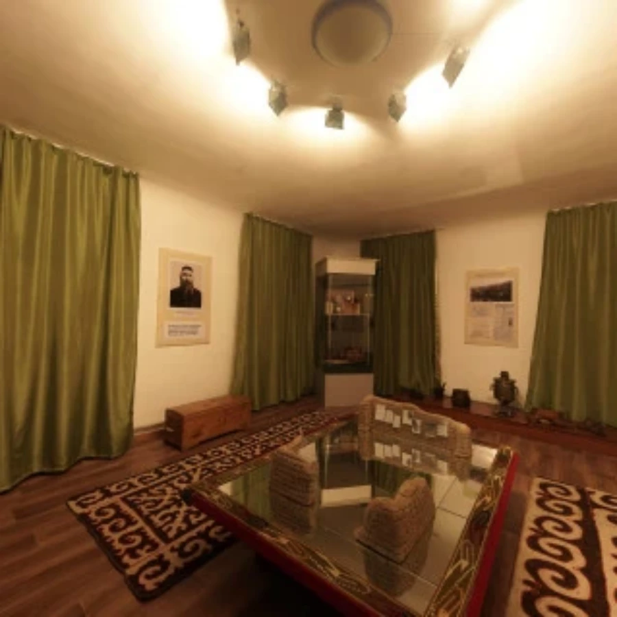 Шәкәрімнің саятшылық үйі