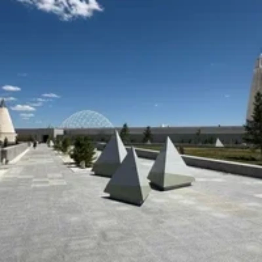 Достық ескерткіші (Гете, Лермонтов, Абай), Қарауыл ауылы